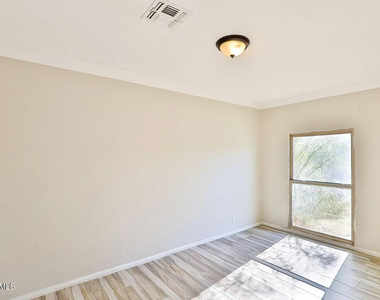 2501 E Culver Street - Photo Thumbnail 6