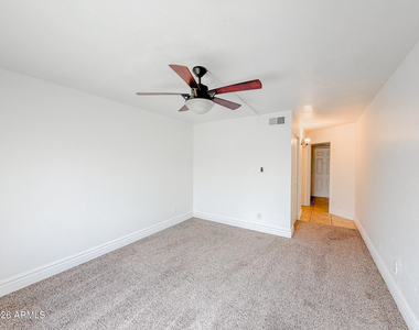 3825 E Camelback Road - Photo Thumbnail 16