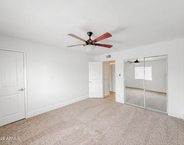 3825 E Camelback Road - Photo Thumbnail 9