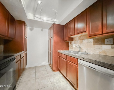 3825 E Camelback Road - Photo Thumbnail 7