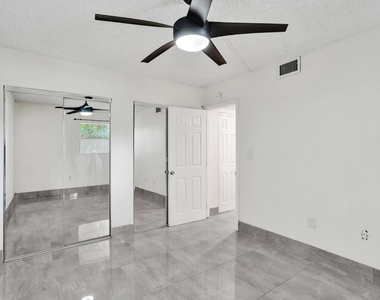 8301 Sands Point Boulevard - Photo Thumbnail 13