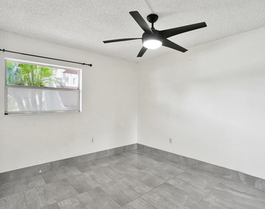 8301 Sands Point Boulevard - Photo Thumbnail 10