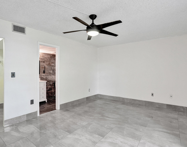8301 Sands Point Boulevard - Photo Thumbnail 17