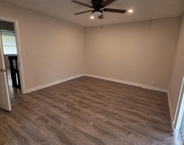 11409 Royal Palm Boulevard - Photo Thumbnail 25