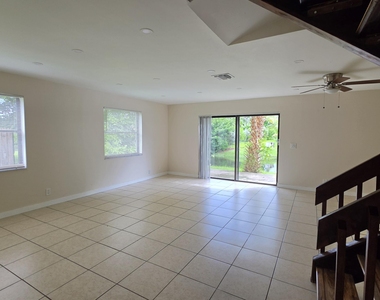 11409 Royal Palm Boulevard - Photo Thumbnail 7