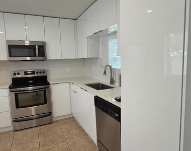 11409 Royal Palm Boulevard - Photo Thumbnail 5