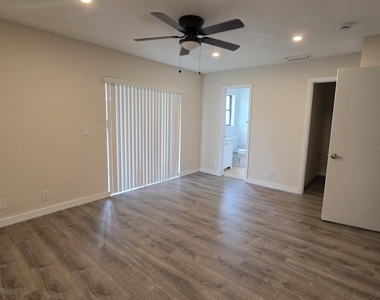 11409 Royal Palm Boulevard - Photo Thumbnail 21