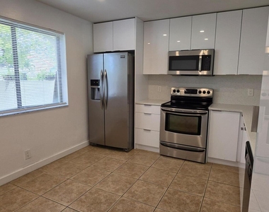 11409 Royal Palm Boulevard - Photo Thumbnail 4