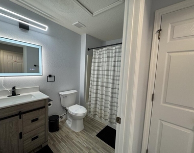 4512 Alberto Circle - Photo Thumbnail 24