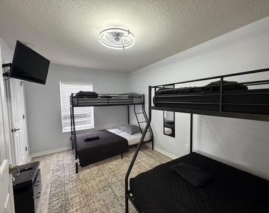 4512 Alberto Circle - Photo Thumbnail 21