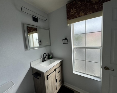 4512 Alberto Circle - Photo Thumbnail 34