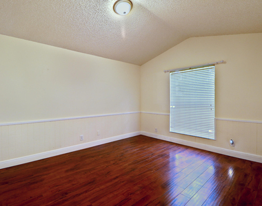 7705 Forest Green Lane - Photo Thumbnail 10