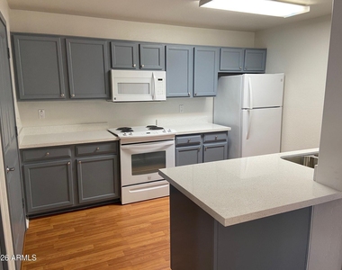 11260 N 92nd Street - Photo Thumbnail 10