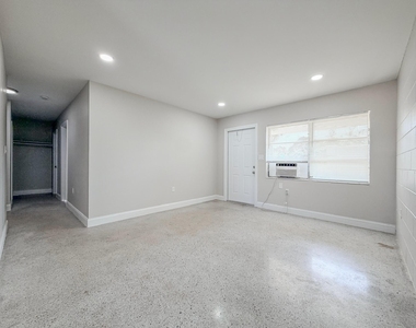 703 N 25th Street - Photo Thumbnail 1