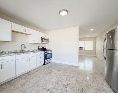 703 N 25th Street - Photo Thumbnail 5