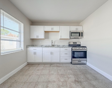 703 N 25th Street - Photo Thumbnail 4