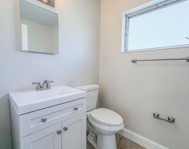 703 N 25th Street - Photo Thumbnail 8