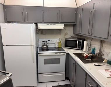 18 Markham A - Photo Thumbnail 7