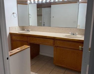 2518 Se Harrison Street - Photo Thumbnail 18