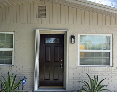 2518 Se Harrison Street - Photo Thumbnail 1