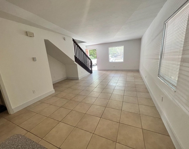 1231 Sw 61st Terrace - Photo Thumbnail 3