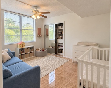 4000 Cypress Grove Way - Photo Thumbnail 8