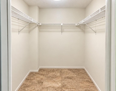 4000 Cypress Grove Way - Photo Thumbnail 13