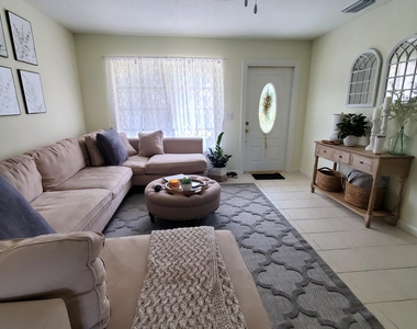 6541 Nw 33rd Way - Photo Thumbnail 9