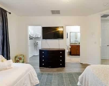 540 Ne 17th Avenue - Photo Thumbnail 23