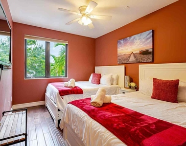 540 Ne 17th Avenue - Photo Thumbnail 54