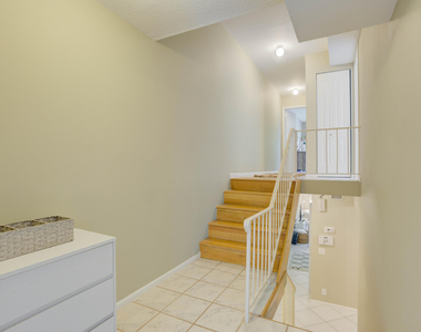 390 Golfview Road - Photo Thumbnail 5