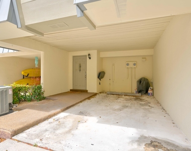 390 Golfview Road - Photo Thumbnail 2