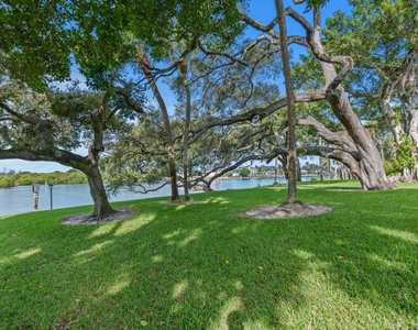 390 Golfview Road - Photo Thumbnail 28