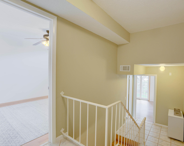 390 Golfview Road - Photo Thumbnail 6