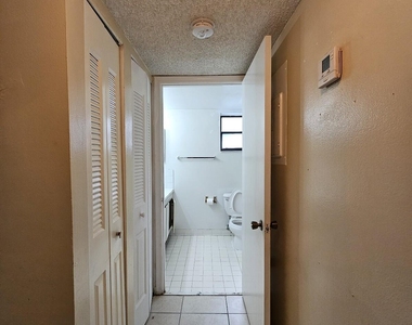 2000 N Congress Avenue - Photo Thumbnail 12