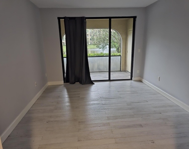 300 Uno Lago Drive - Photo Thumbnail 10