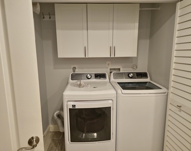 300 Uno Lago Drive - Photo Thumbnail 9