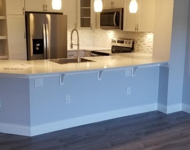 300 Uno Lago Drive - Photo Thumbnail 3