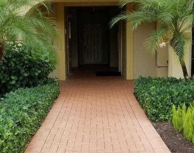 300 Uno Lago Drive - Photo Thumbnail 19