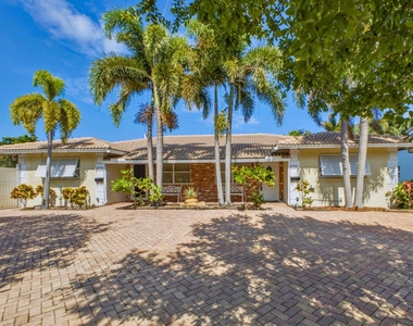 5120 Ne 22nd Avenue - Photo Thumbnail 2