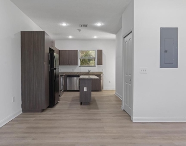 105 2nd Street - Photo Thumbnail 1
