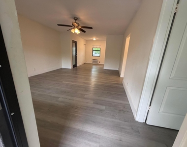 2255 Ne 51st Street - Photo Thumbnail 1