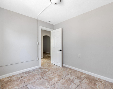 620 Sw 6th Street - Photo Thumbnail 8