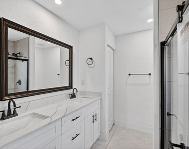 4944 Mcconnell Street - Photo Thumbnail 9