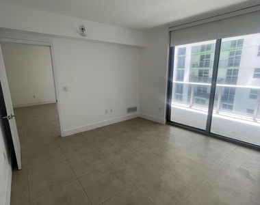 488 Ne 18th Street - Photo Thumbnail 6