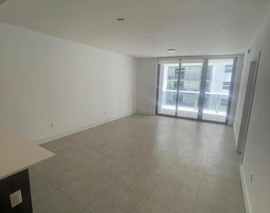 488 Ne 18th Street - Photo Thumbnail 4