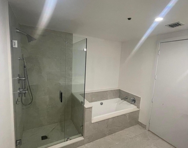 488 Ne 18th Street - Photo Thumbnail 8