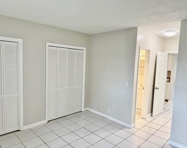 2303 S Federal Highway - Photo Thumbnail 14