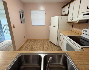 1830 Sw 81st Avenue - Photo Thumbnail 6
