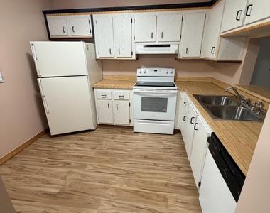 1830 Sw 81st Avenue - Photo Thumbnail 1
